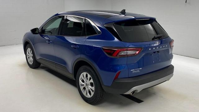 Photo of 2023 Blue Ford Escape