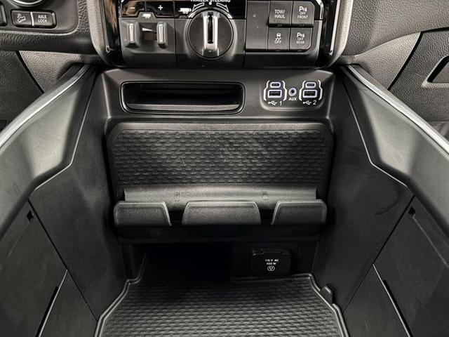 Photo of 2022 Granite Crystal Clearcoat Metallic RAM 1500