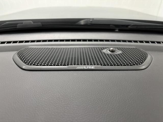 Photo of 2022 Granite Crystal Clearcoat Metallic RAM 1500
