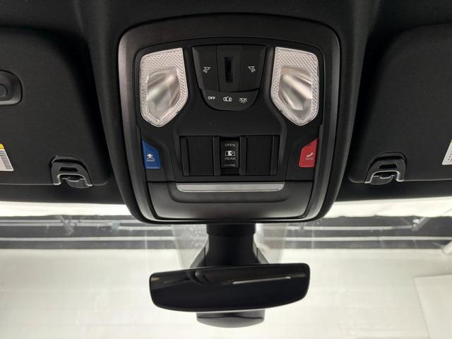 Photo of 2022 Granite Crystal Clearcoat Metallic RAM 1500