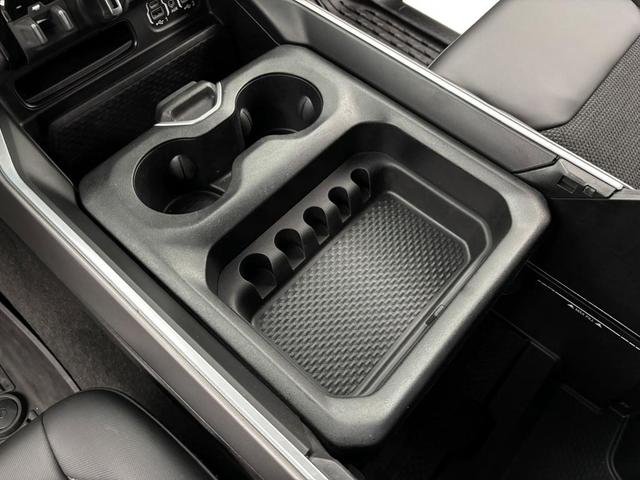 Photo of 2022 Granite Crystal Clearcoat Metallic RAM 1500