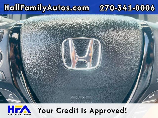 Photo of 2017 Gray Honda Pilot