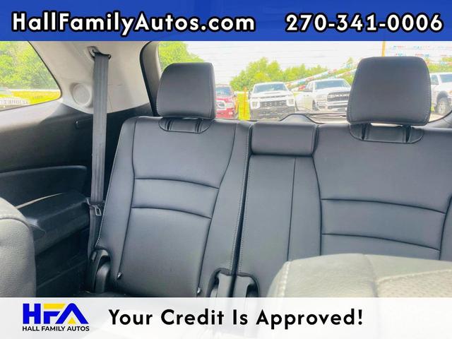 Photo of 2017 Gray Honda Pilot