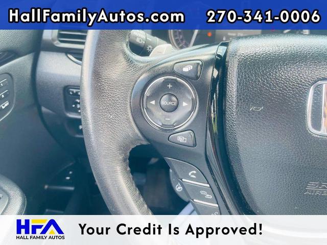 Photo of 2017 Gray Honda Pilot