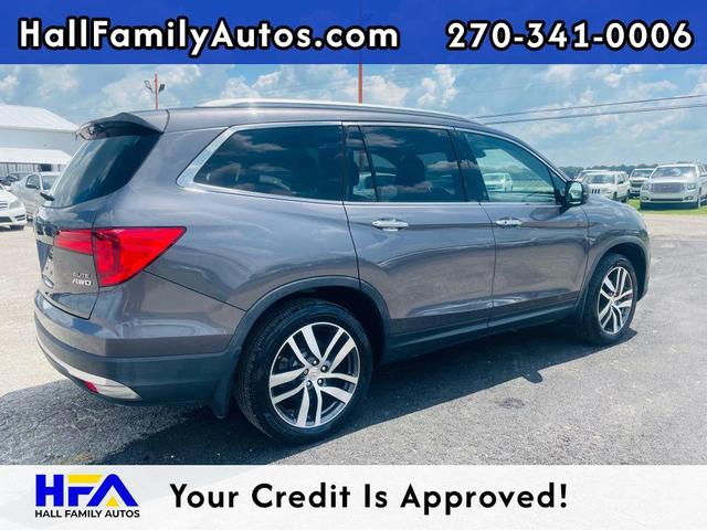 Photo of 2017 Gray Honda Pilot