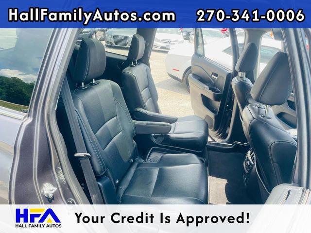 Photo of 2017 Gray Honda Pilot