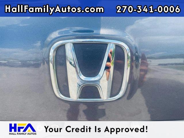 Photo of 2017 Gray Honda Pilot