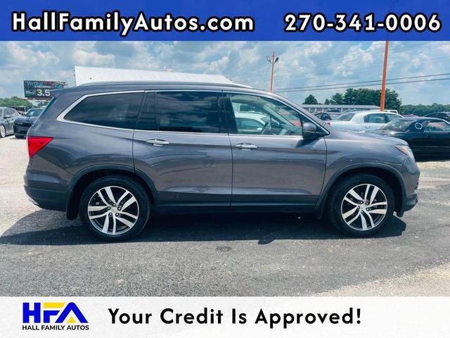 Photo of 2017 Gray Honda Pilot