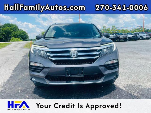 Photo of 2017 Gray Honda Pilot
