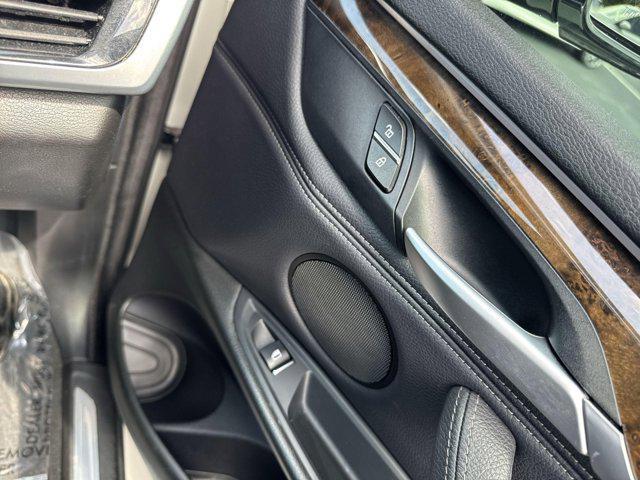 Photo of 2018 Alpine White BMW X5