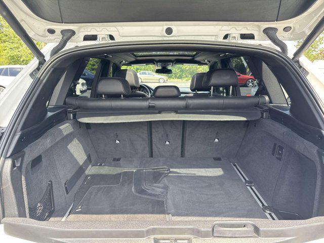 Photo of 2018 Alpine White BMW X5