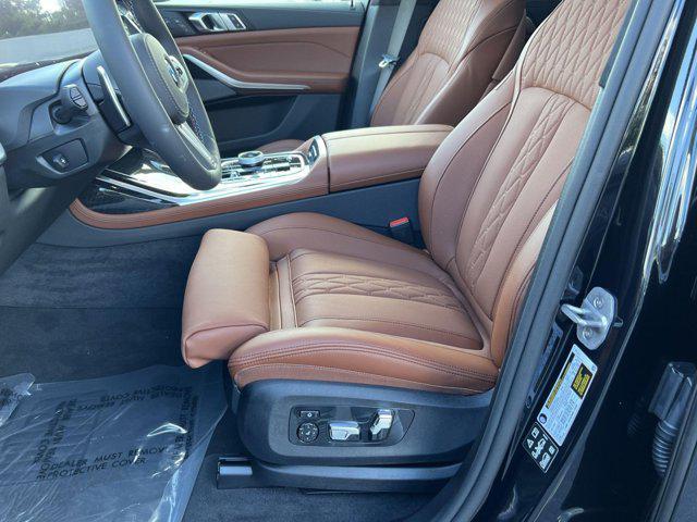Photo of 2026 Black Sapphire Metallic BMW X7