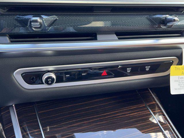 Photo of 2026 Skyscraper Grey Metallic BMW X7