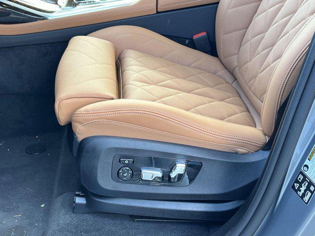 Photo of 2026 Skyscraper Grey Metallic BMW X7