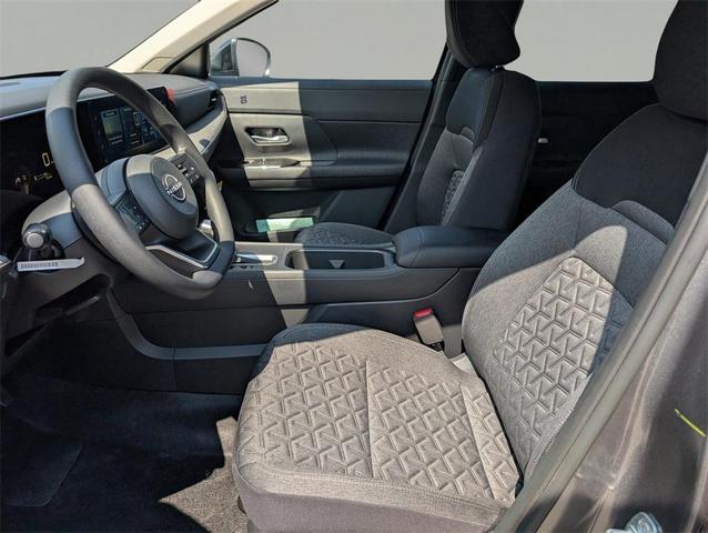Photo of 2026 Gun Metallic Nissan Kicks