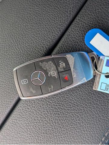 Photo of 2021 White / Black Mercedes-Benz GLC 300