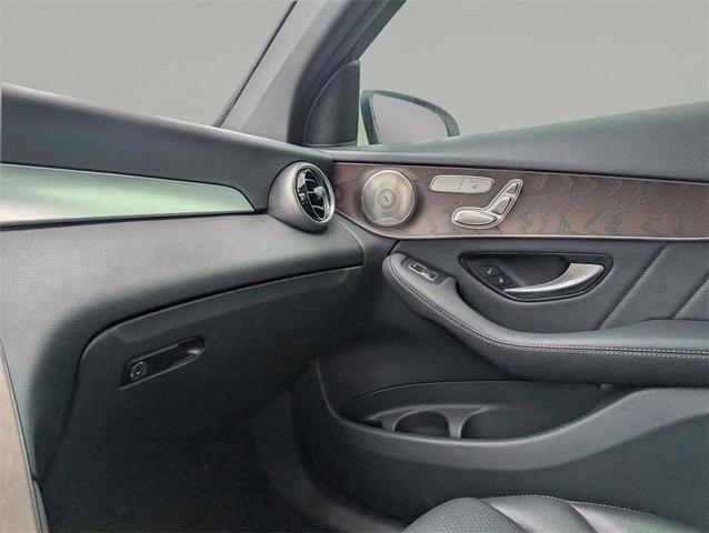 Photo of 2021 White / Black Mercedes-Benz GLC 300