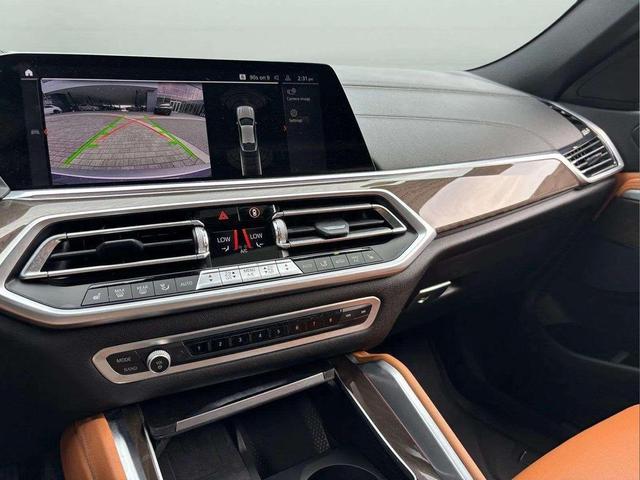 Photo of 2022 Gray Metallic BMW X6