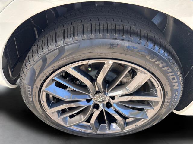 Photo of 2024 Bianco Maserati Levante