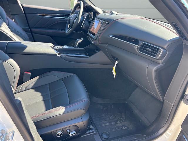 Photo of 2024 Bianco Maserati Levante