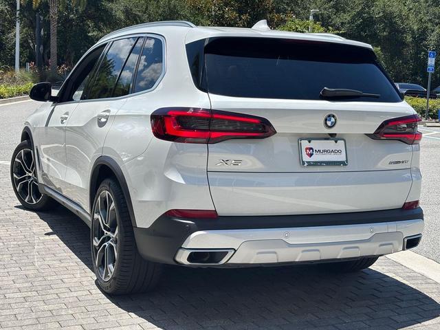 Photo of 2022 White Metallic BMW X5