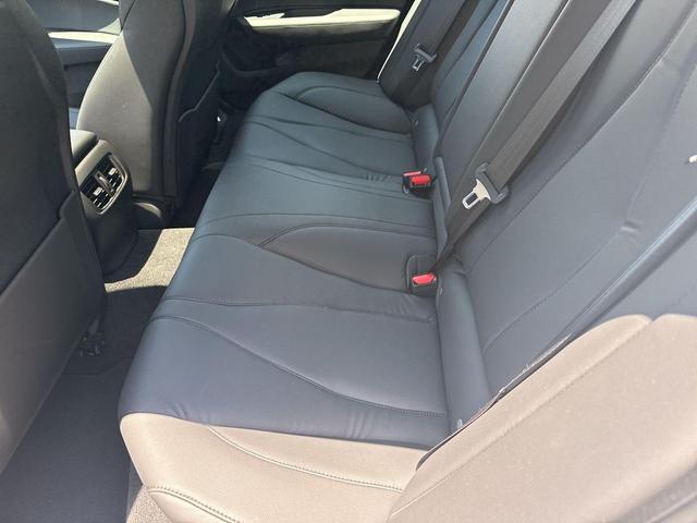 Photo of 2022 Platinum White Pearl Acura TLX