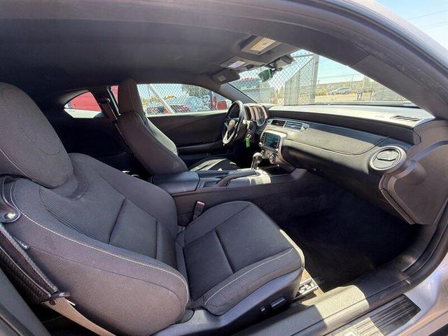 Photo of 2015 Silver Ice Metallic Chevrolet Camaro