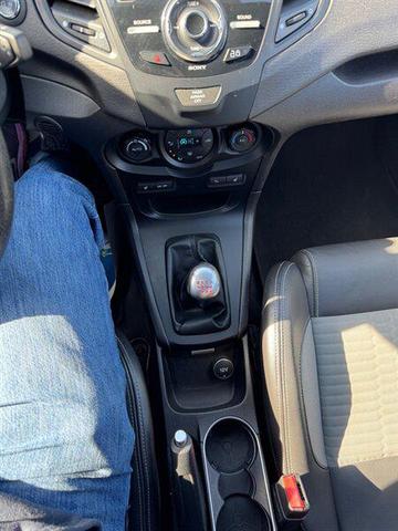 Photo of 2017 White Platinum Metallic Tri-Coat Ford Fiesta
