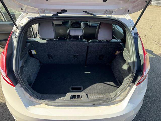 Photo of 2017 White Platinum Metallic Tri-Coat Ford Fiesta
