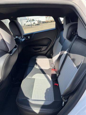 Photo of 2017 White Platinum Metallic Tri-Coat Ford Fiesta