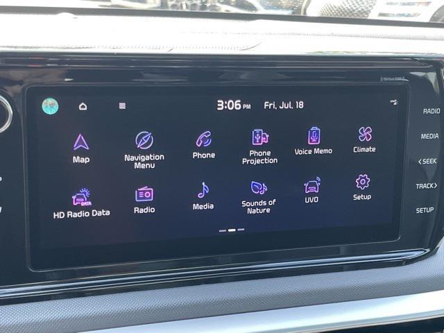 Photo of 2022 Glacial White Pearl Kia K5