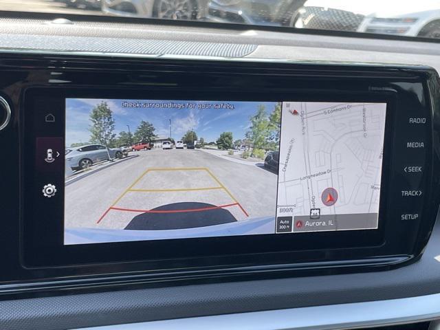 Photo of 2022 Glacial White Pearl Kia K5