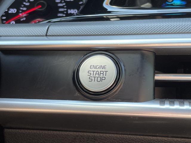 Photo of 2022 Glacial White Pearl Kia K5