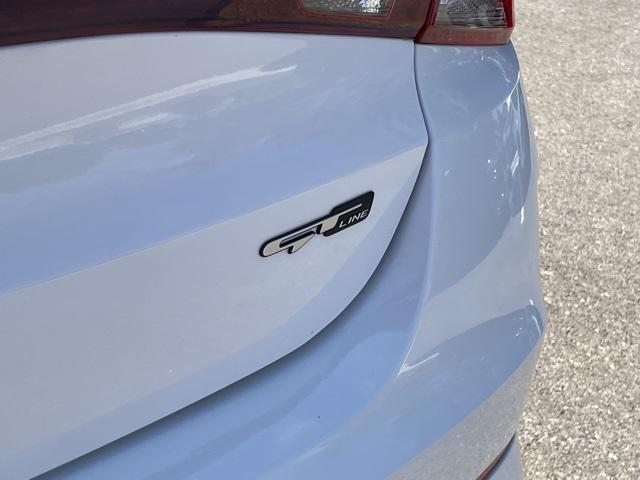 Photo of 2022 Glacial White Pearl Kia K5