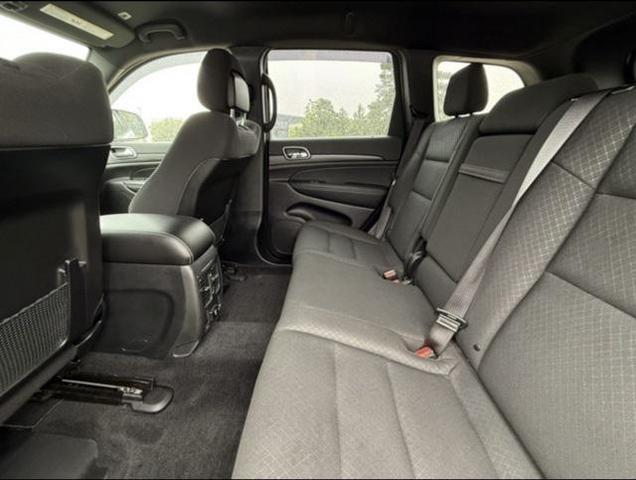 Photo of 2021 Bright White Clearcoat Jeep Grand Cherokee