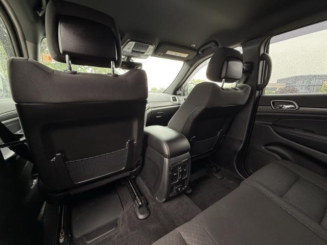 Photo of 2021 Bright White Clearcoat Jeep Grand Cherokee