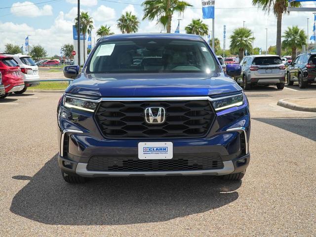 Photo of 2023 Obsidian Blue Pearl Honda Pilot