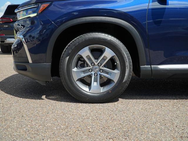Photo of 2023 Obsidian Blue Pearl Honda Pilot