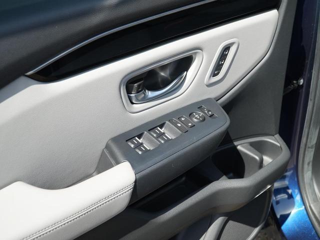 Photo of 2023 Obsidian Blue Pearl Honda Pilot