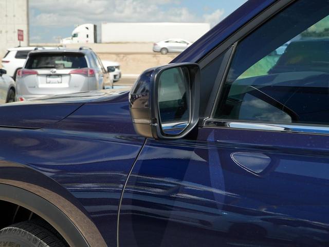 Photo of 2023 Obsidian Blue Pearl Honda Pilot