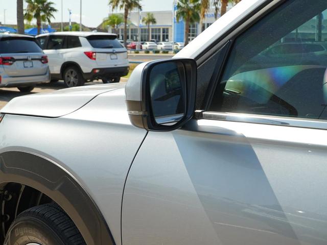 Photo of 2024 Lunar Silver Metallic Honda Pilot