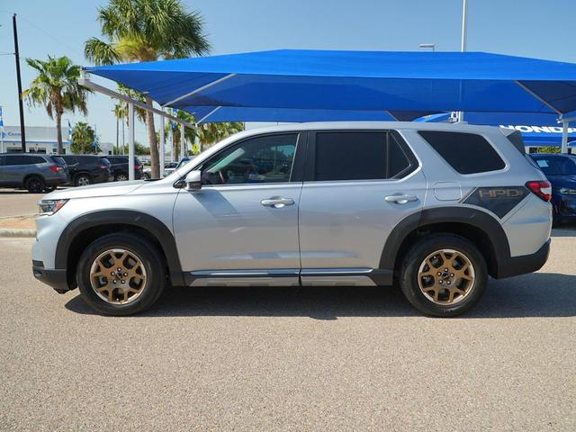 Photo of 2024 Lunar Silver Metallic Honda Pilot
