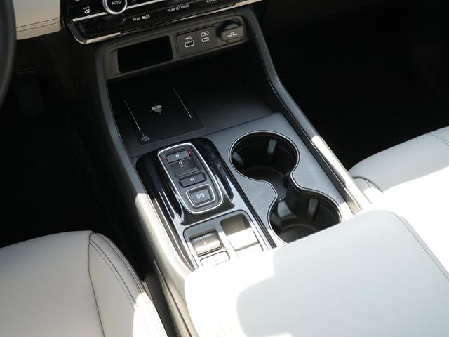 Photo of 2024 Lunar Silver Metallic Honda Pilot