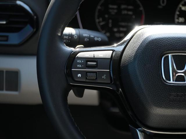 Photo of 2024 Lunar Silver Metallic Honda Pilot