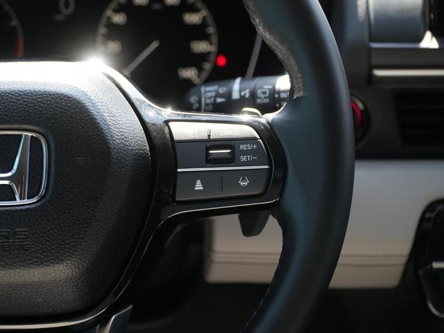Photo of 2024 Lunar Silver Metallic Honda Pilot