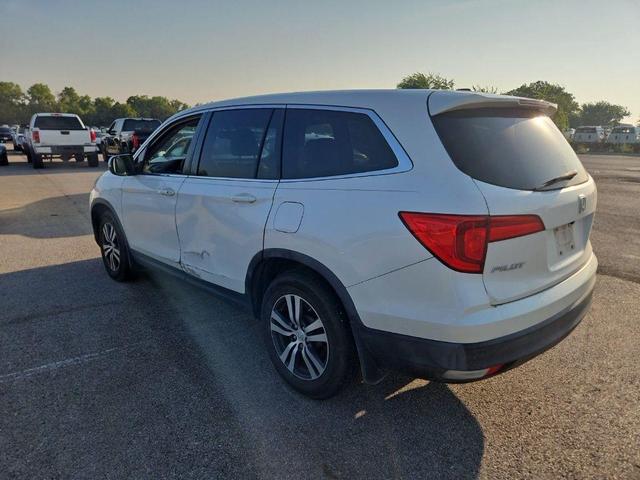 Photo of 2016 White Diamond Pearl Honda Pilot