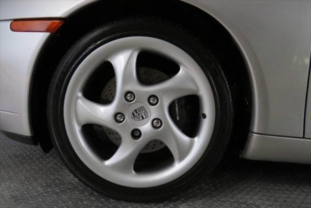 Photo of 2000 Arctic Silver Metallic Porsche 911