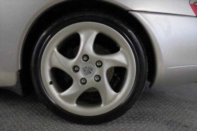 Photo of 2000 Arctic Silver Metallic Porsche 911