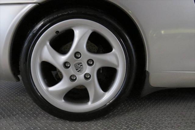 Photo of 2000 Arctic Silver Metallic Porsche 911