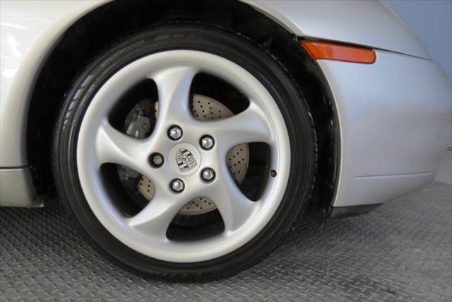 Photo of 2000 Arctic Silver Metallic Porsche 911